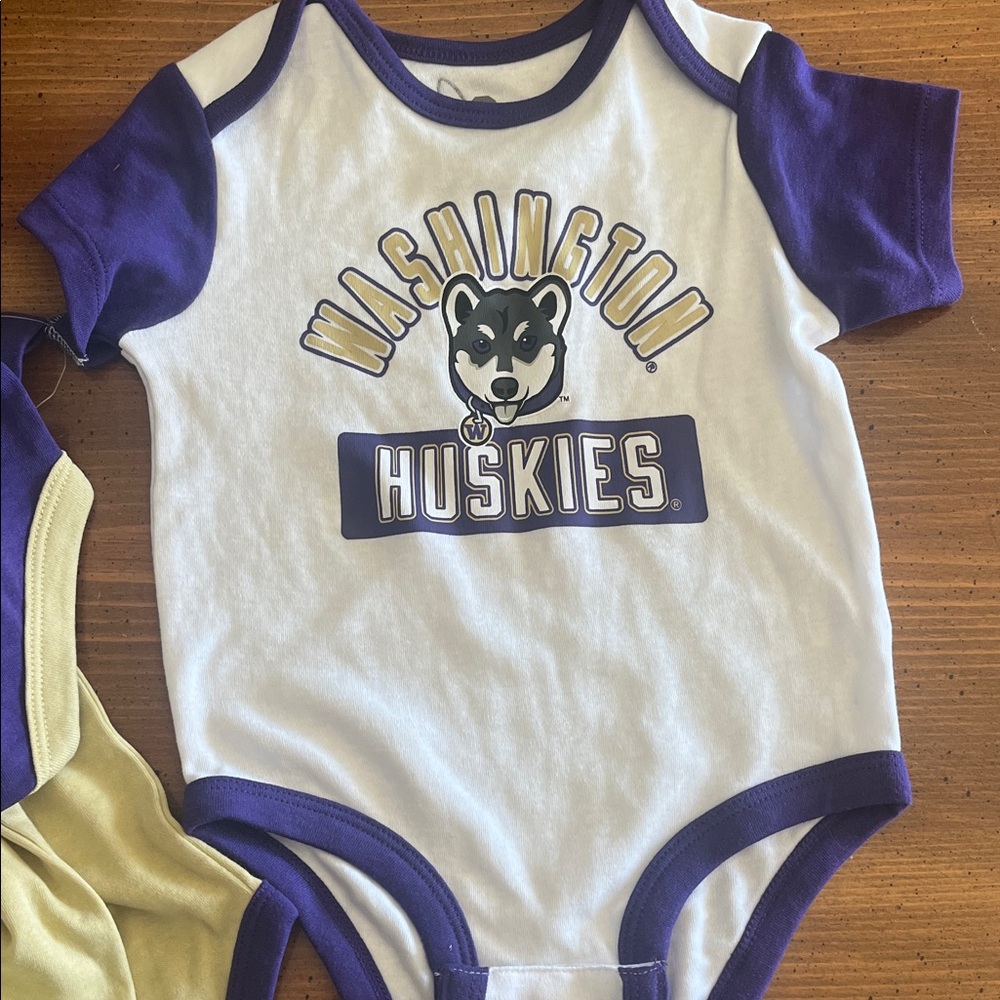 New Washington Huskies 3Pk Gold & Purple Baby Onesie University of WA 12mo